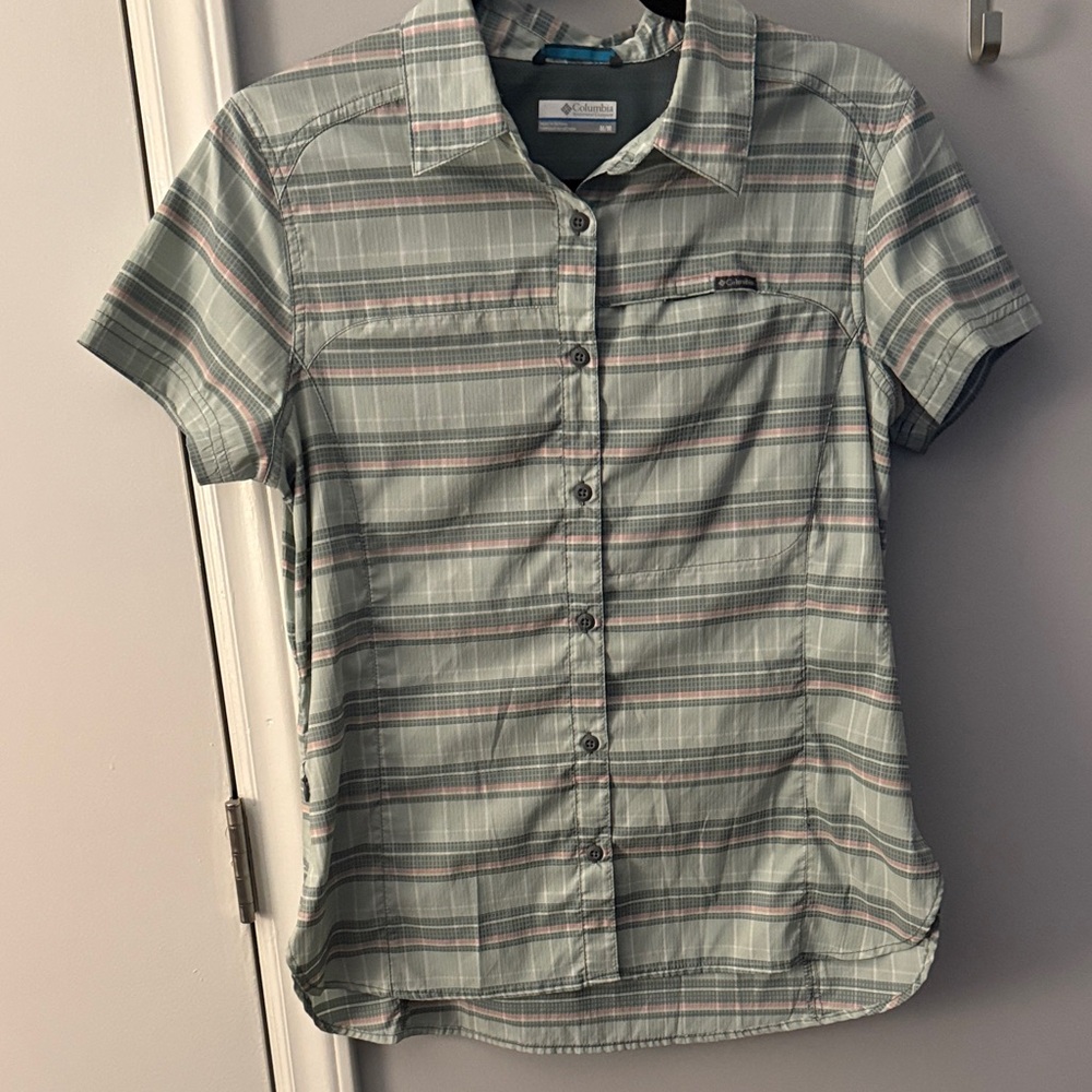 Columbia Women's Green Plaid Button Down Shirt